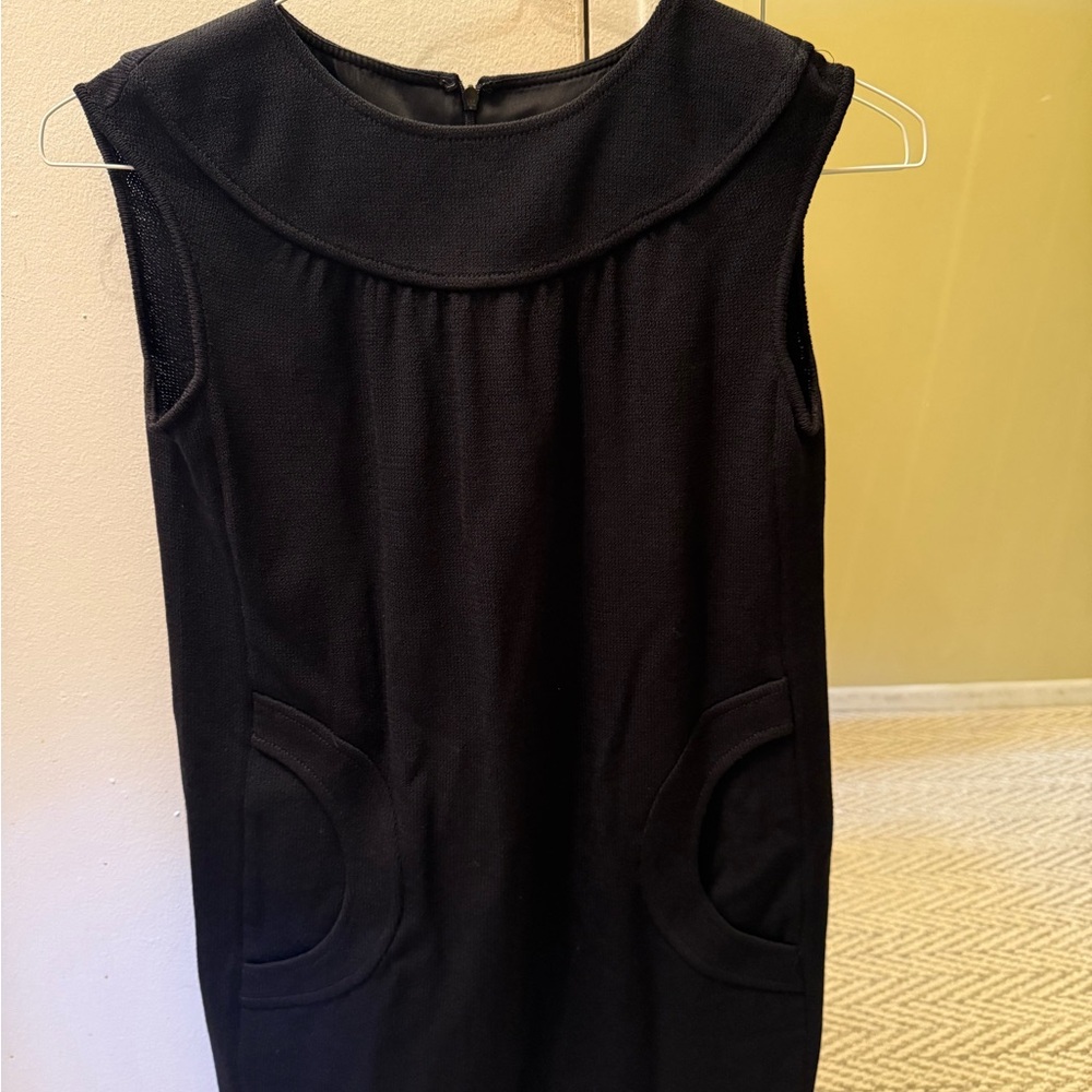 St. John Collection Black Sleeveless Dress